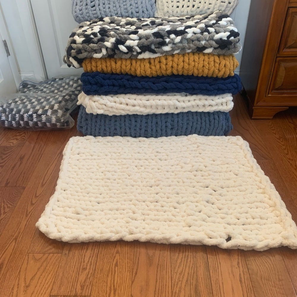 Baby  Bernat Blanket 25*35 inch is a soft and cozy chenille yarn